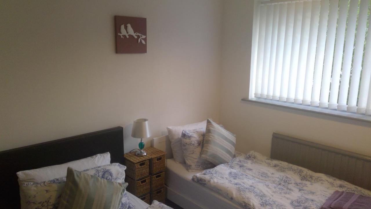 Delightful House With Big Ambitions Apartment Leigh  Ngoại thất bức ảnh