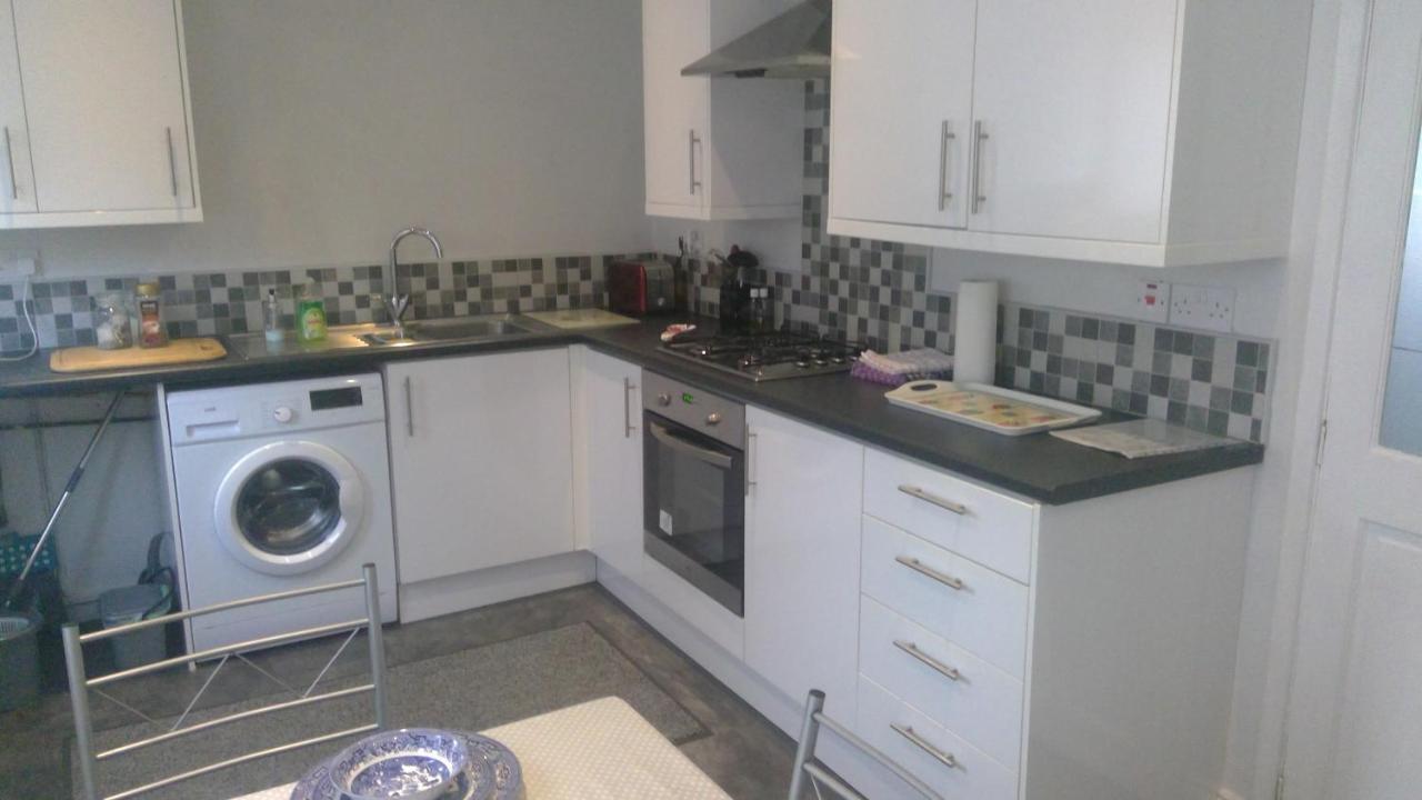 Delightful House With Big Ambitions Apartment Leigh  Ngoại thất bức ảnh